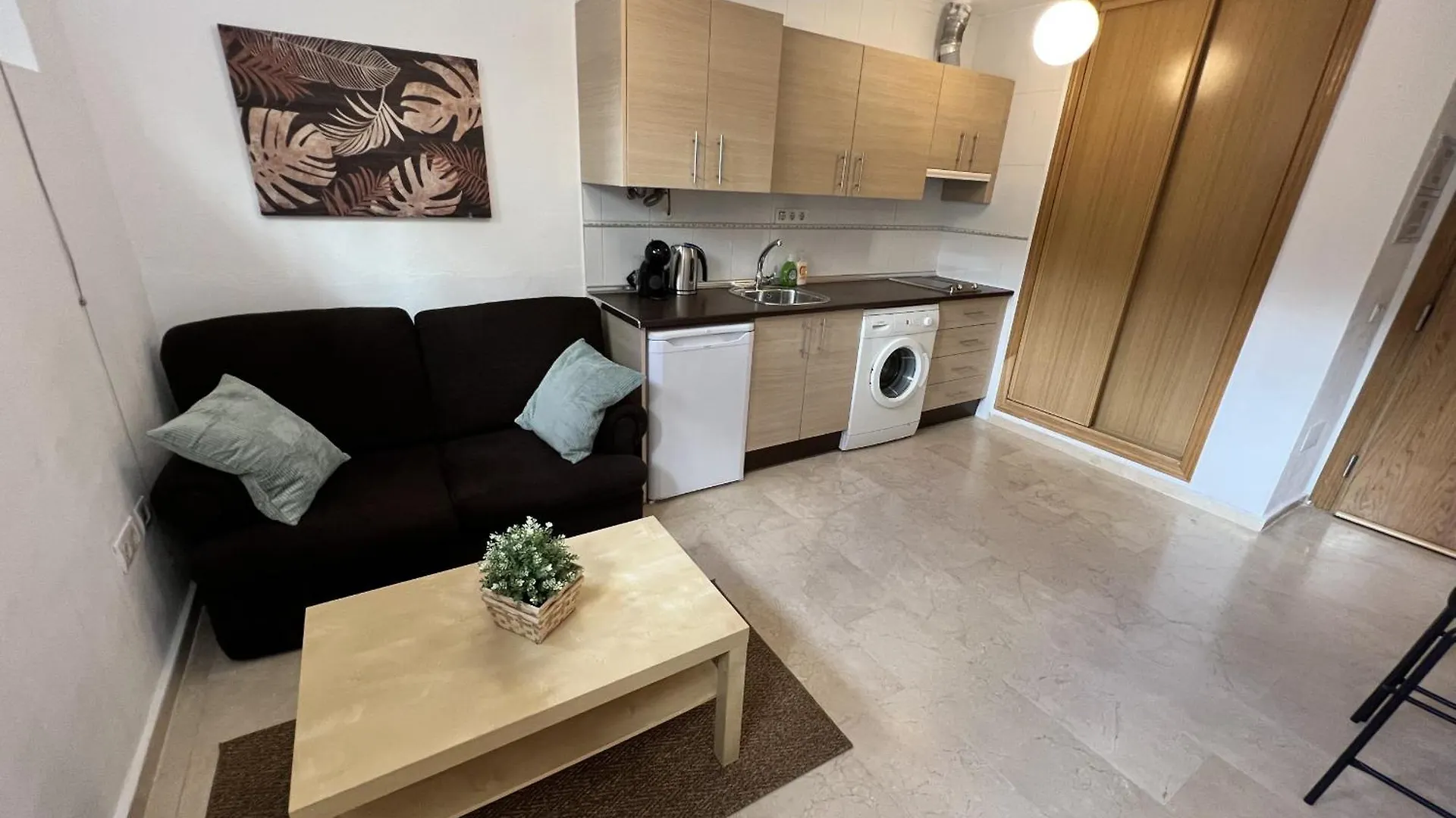 Cozy Central Studio In Pasaje Olletas Malaga Spain